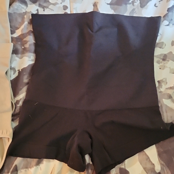 Beige and Black High-Waisted Shapewear Set Of 3 - Picture 5 of 5